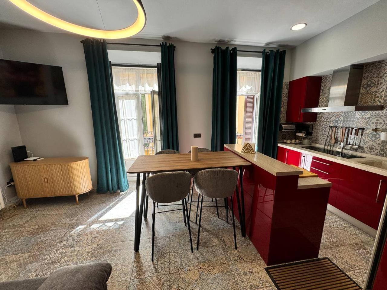Alma De Malaga 2Br Stay With Art History & Comfort In The Heart Of The City Málaga Extérieur photo
