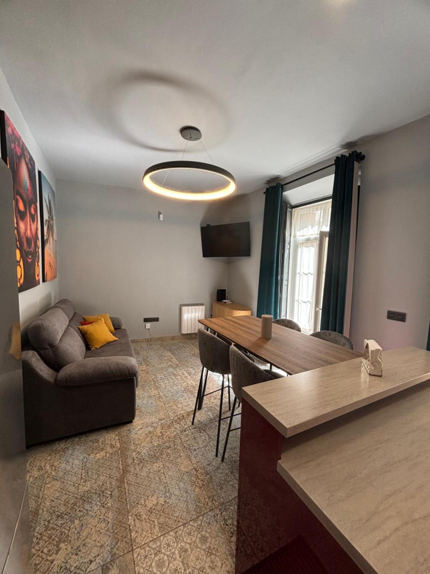 Alma De Malaga 2Br Stay With Art History & Comfort In The Heart Of The City Málaga Extérieur photo